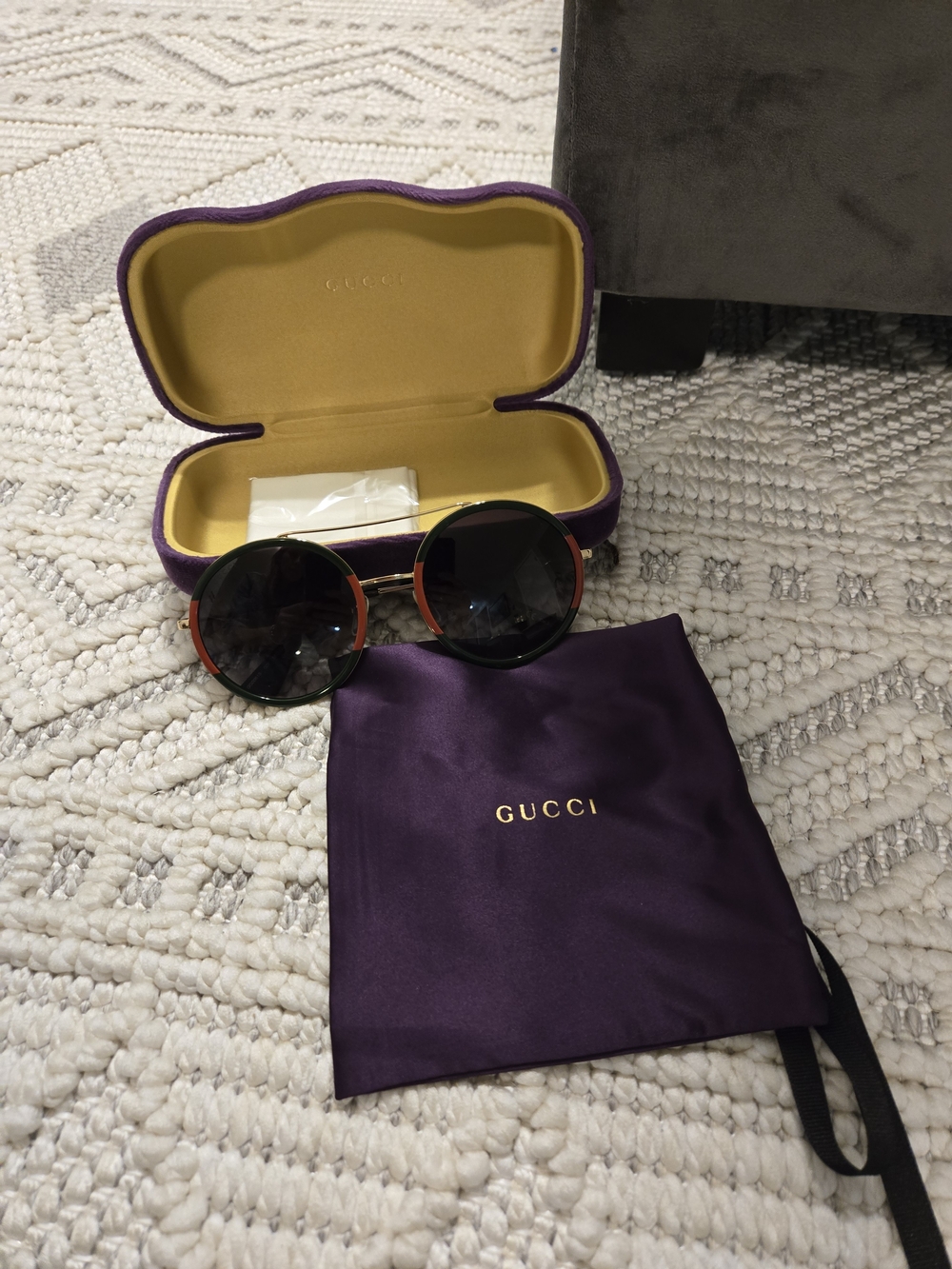 Gucci Round Sunglasses in Black with Red Trim - Picture 2 of 5